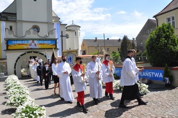 Kujawy. Święcenia kapłańskie ks. Pawła Leżucha