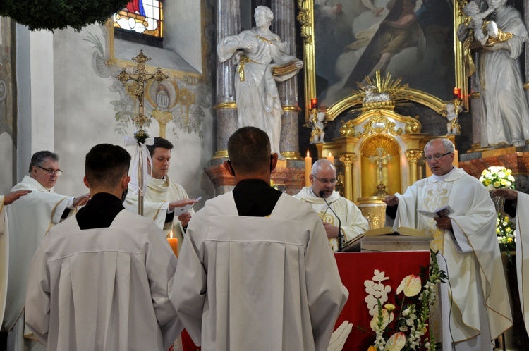 Kujawy. Święcenia kapłańskie ks. Pawła Leżucha