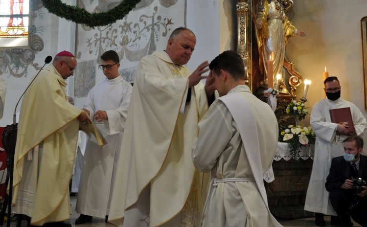 Kujawy. Święcenia kapłańskie ks. Pawła Leżucha