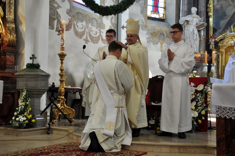 Kujawy. Święcenia kapłańskie ks. Pawła Leżucha