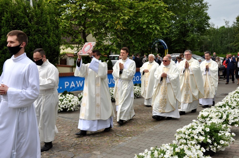 Kujawy. Święcenia kapłańskie ks. Pawła Leżucha