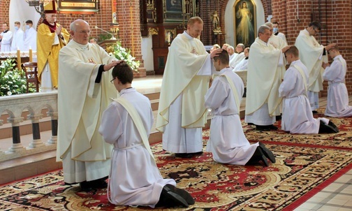 Bp Iwanecki: Od tego, co ja zrobię, ważniejsze jest to, co Bóg uczyni w moim życiu kapłańskim