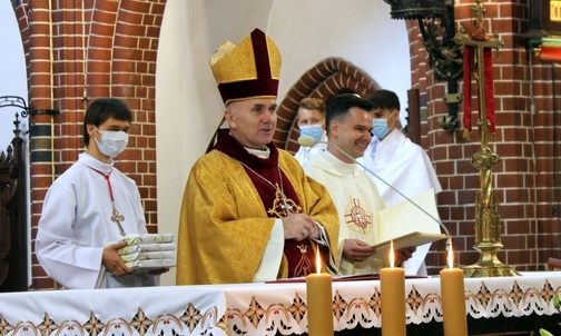 Bp Iwanecki: Od tego, co ja zrobię, ważniejsze jest to, co Bóg uczyni w moim życiu kapłańskim