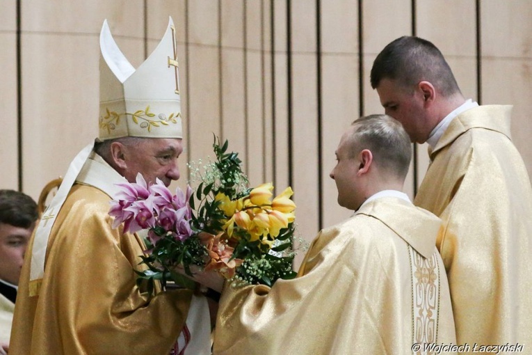 Archidiecezja warszawska ma 20 nowych kapłanów! [GALERIA ZDJĘĆ]