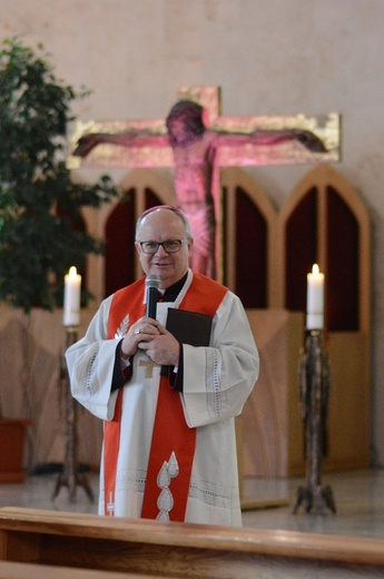 Opole. Młodzież modliła się przed Zesłaniem Ducha Świętego