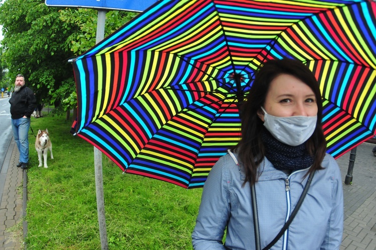 Niemal 150 osób protestowało przeciw wycince drzew przy ul. Lipowej