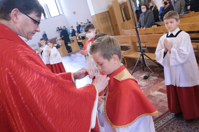 Błogosławieństwo ministrantów w Dobrej