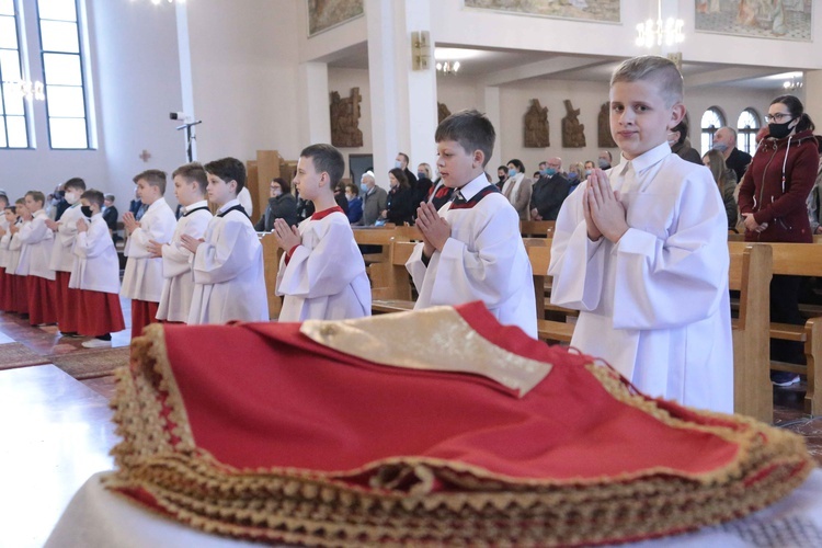 Błogosławieństwo ministrantów w Dobrej