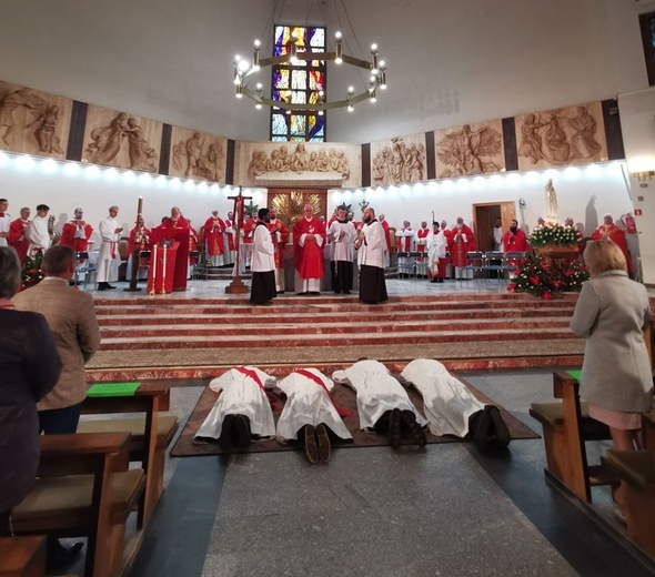 Podwójne święcenia na Poczekajce w  Lublinie.