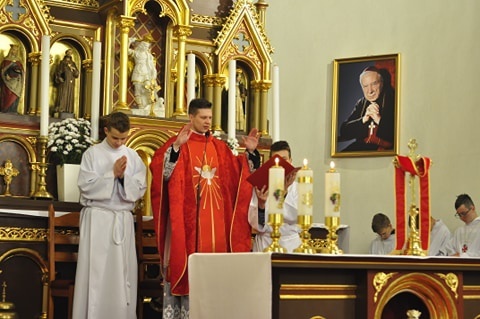 Wigilia Zesłania Ducha Świętego w parafii pw. św. Jerzego i MB Różańcowej