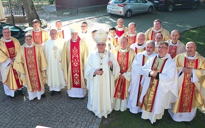 Kapłani świętowali w kościele św. Józefa w Olsztynie.