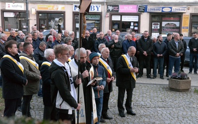 Rycerze Kolumba zapraszają do wspólnej modlitwy.