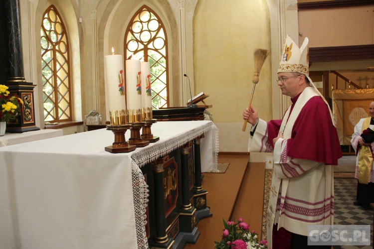 Poświęcenie ołtarza w Dąbroszynie