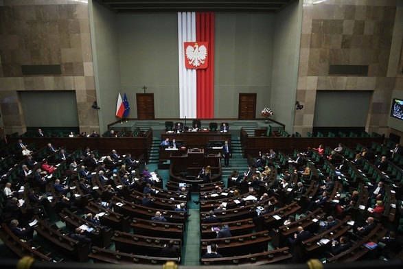 Sejm przyjął część poprawek Senatu do ustawy ws. organizacji wyborów