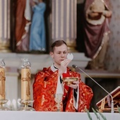 Pierwsza Eucharystia ks. Damiana Dadaka w rodzinnej parafii w Rajczy.
