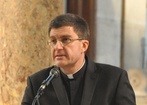 Abp de Moulins-Beaufort: Bóg pasł Kościół we Francji „rózgą żelazną”