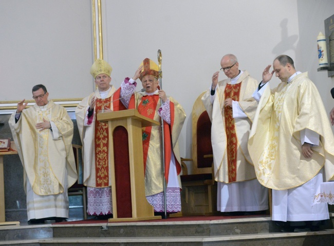 Pielgrzymka księży do Ostrej Bramy w Skarżysku-Kamiennej