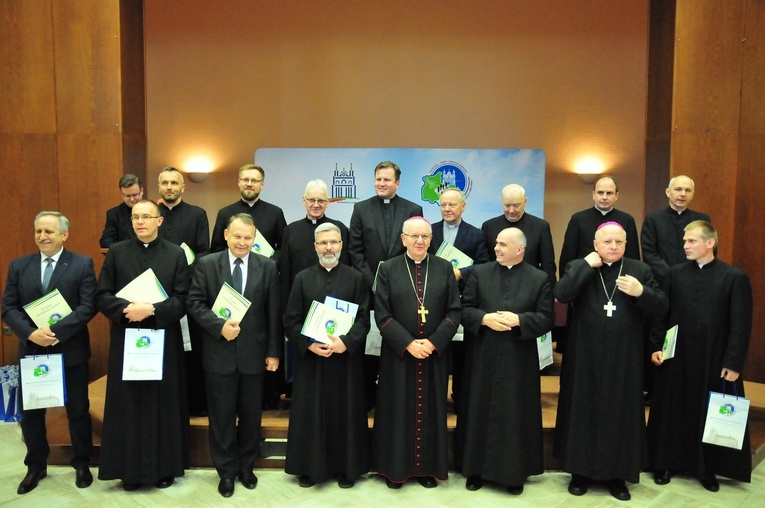 Nominacje dla członków komisji synodalnych