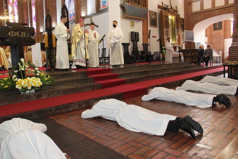 Bp Zadarko: Chrystus na was spojrzał i powiedział: "Pójdź za Mną"