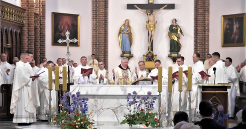 Honorowa gwardia Zbawiciela. Święcenia kapłańskie na Pradze