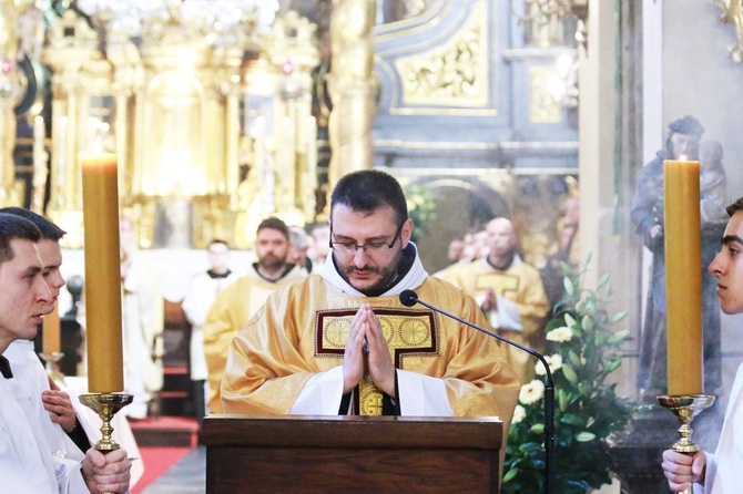 Święcenia kapłańskie i diakonatu w zakonie bernardynów