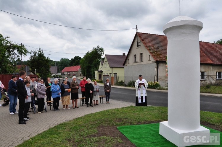 W Retkowie przeniesiono kapliczkę