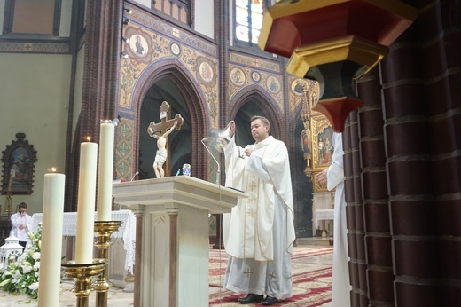 Maturzyści w bazylice św. Antoniego