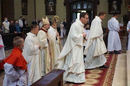 Maturzyści w bazylice św. Antoniego