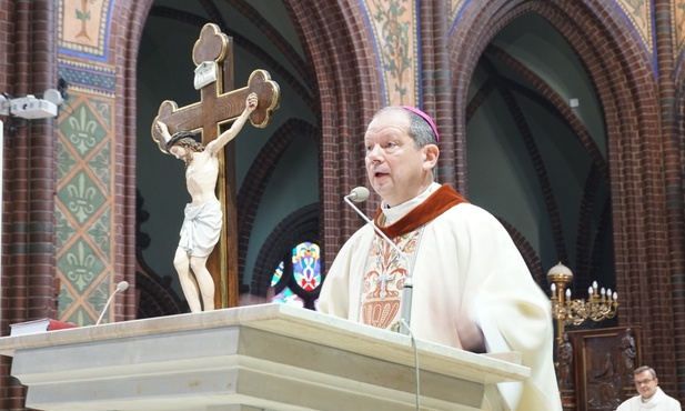 Rybnik. Maturzyści z bp. Grzegorzem