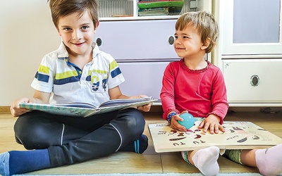 ▲	Jak podkreślają inicjatorzy akcji, czas, który spędzamy w domach, możemy bardzo twórczo wykorzystać.