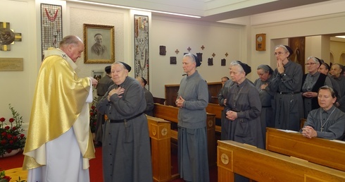 Kard. Nycz do urszulanek: Jesteście w sercu Kościoła