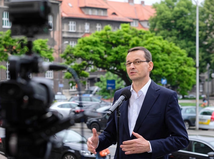 Morawiecki w Katowicach: W najbliższych dniach dość wysoki poziom przypadków koronawirusa