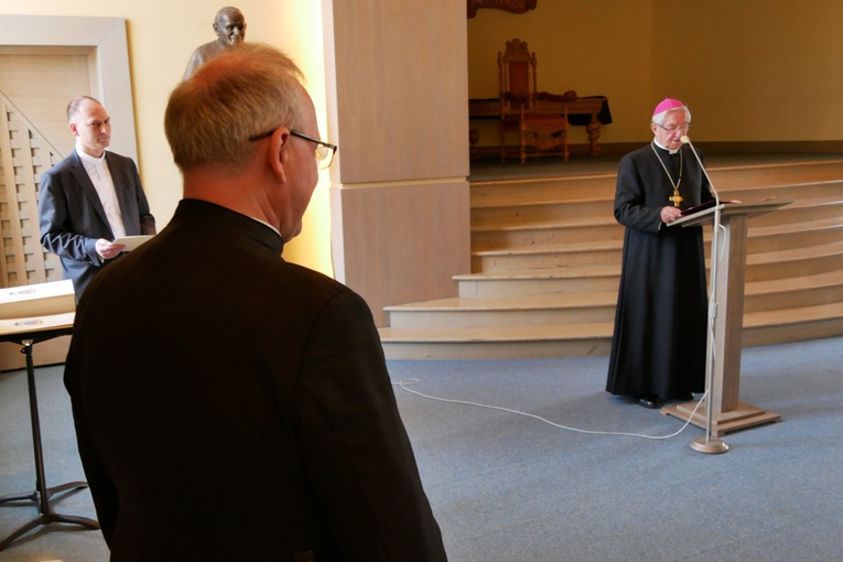 Zmiany i wyróżnienia kapłanów w archidiecezji gdańskiej