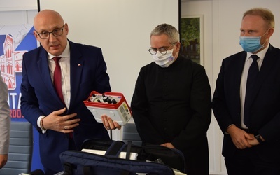 Żyrardów to jedno z pierwszych miejsc, do których trafił respirator.