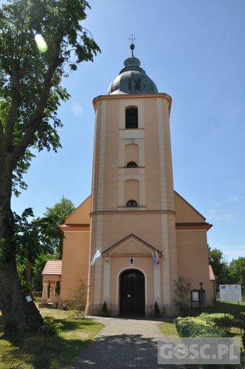 Odwiedzamy najdłuższy wiejski kościół w diecezji