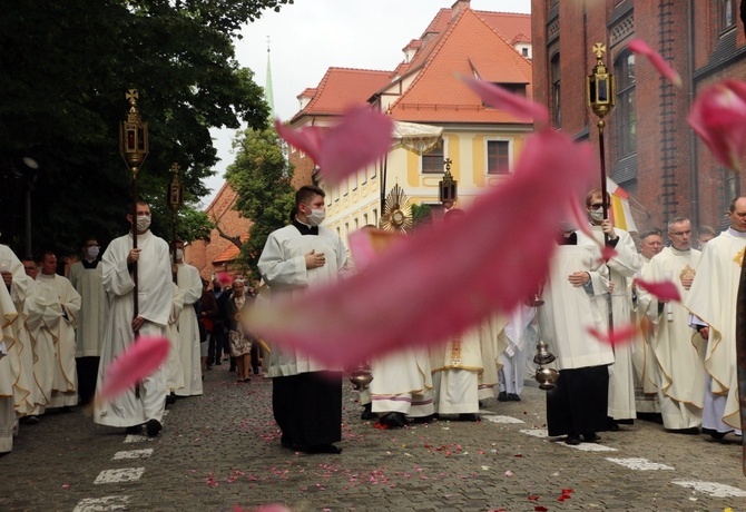 Boże Ciało 2020 w katedrze wrocławskiej 