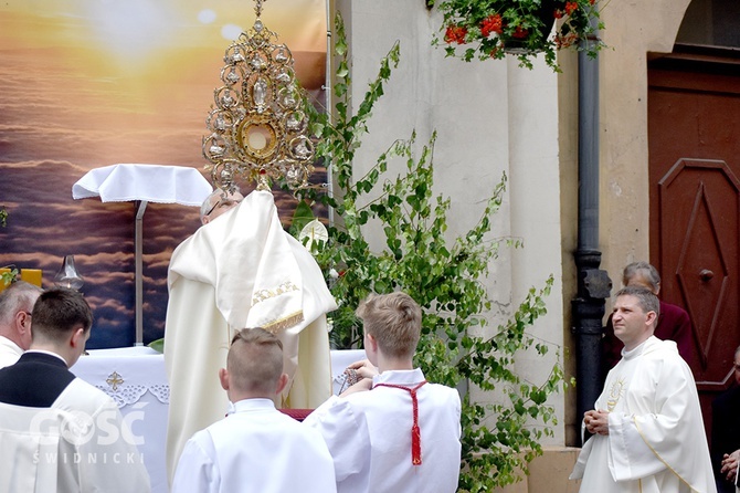 Boże Ciało z trzema biskupami w Świdnicy