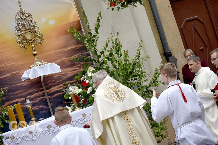 Boże Ciało z trzema biskupami w Świdnicy