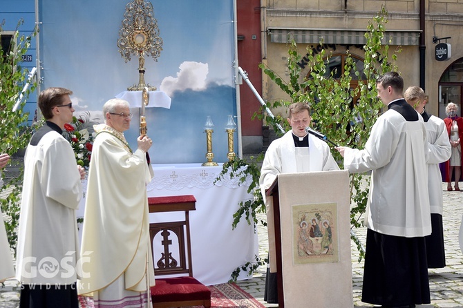 Boże Ciało z trzema biskupami w Świdnicy