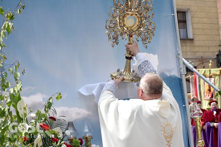 Boże Ciało z trzema biskupami w Świdnicy