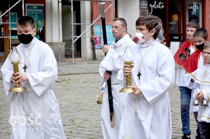 Boże Ciało z trzema biskupami w Świdnicy