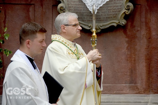 Boże Ciało z trzema biskupami w Świdnicy