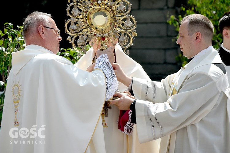 Boże Ciało z trzema biskupami w Świdnicy