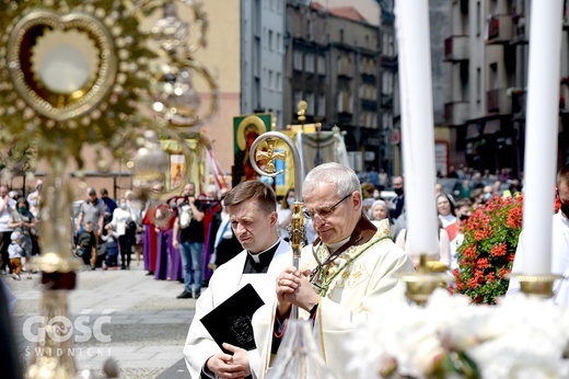 Boże Ciało z trzema biskupami w Świdnicy