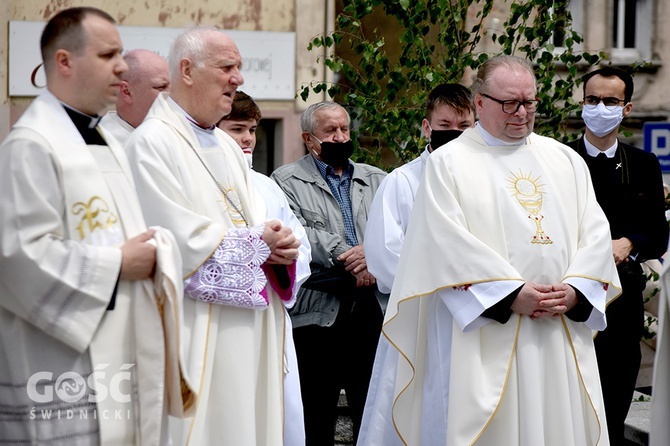 Boże Ciało z trzema biskupami w Świdnicy