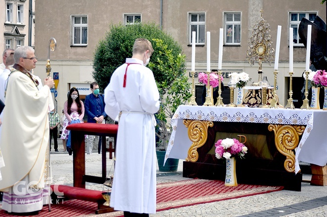 Boże Ciało z trzema biskupami w Świdnicy