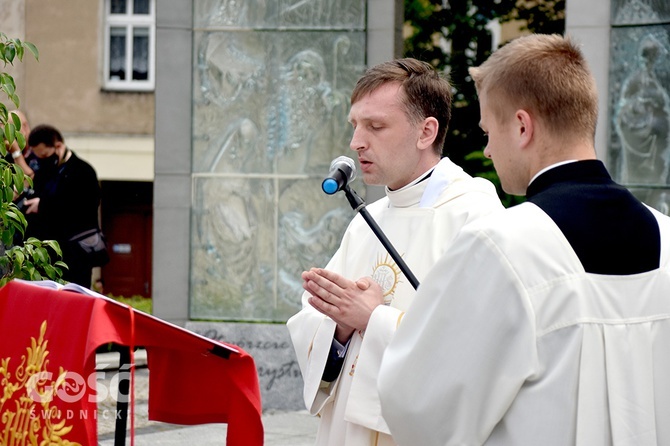 Boże Ciało z trzema biskupami w Świdnicy