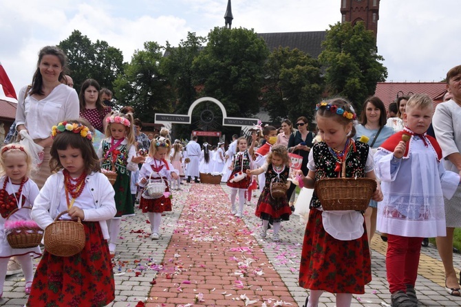 Boże Ciało i I Komunia w Szczepanowie 