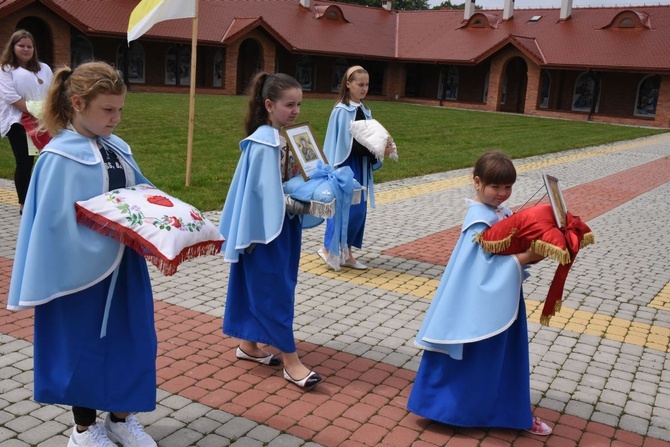 Boże Ciało i I Komunia w Szczepanowie 