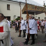 Tarnobrzeg. Procesja w parafii ojcow dominikanów